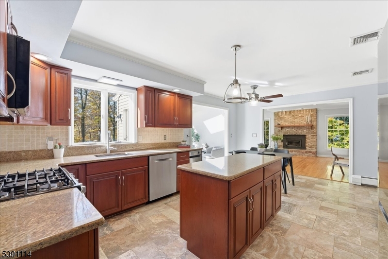 29 Columbia Ct