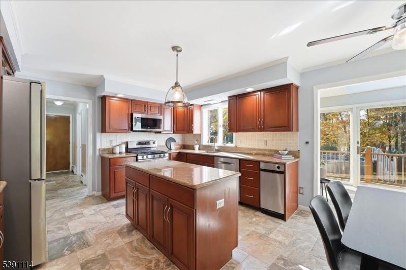 29 Columbia Ct