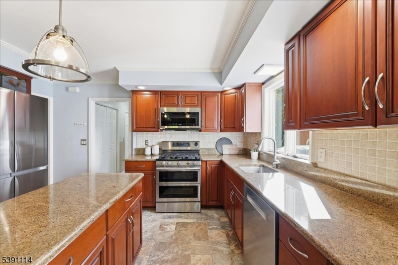 29 Columbia Ct