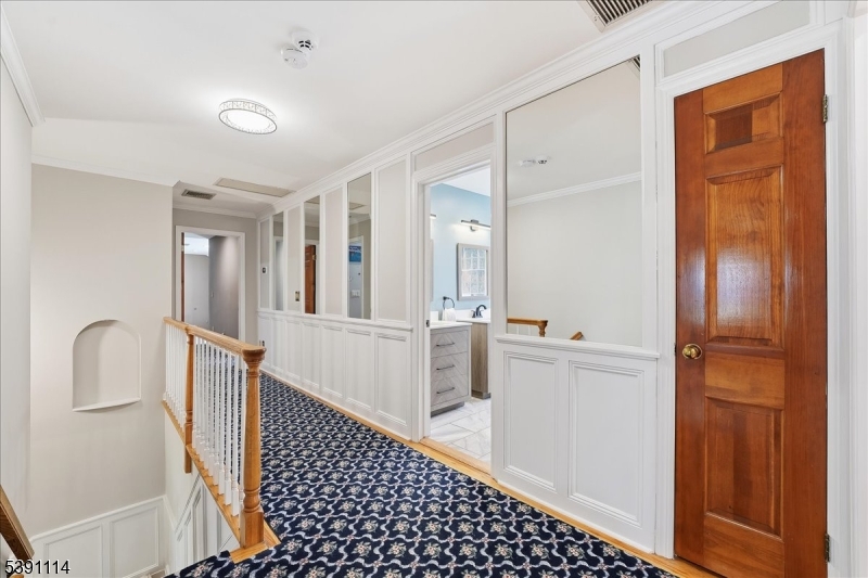 29 Columbia Ct