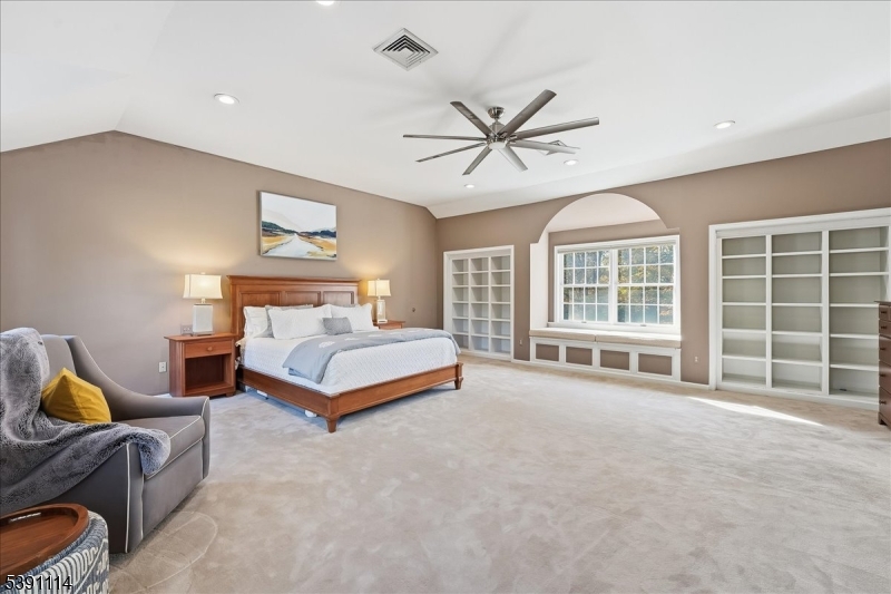 29 Columbia Ct