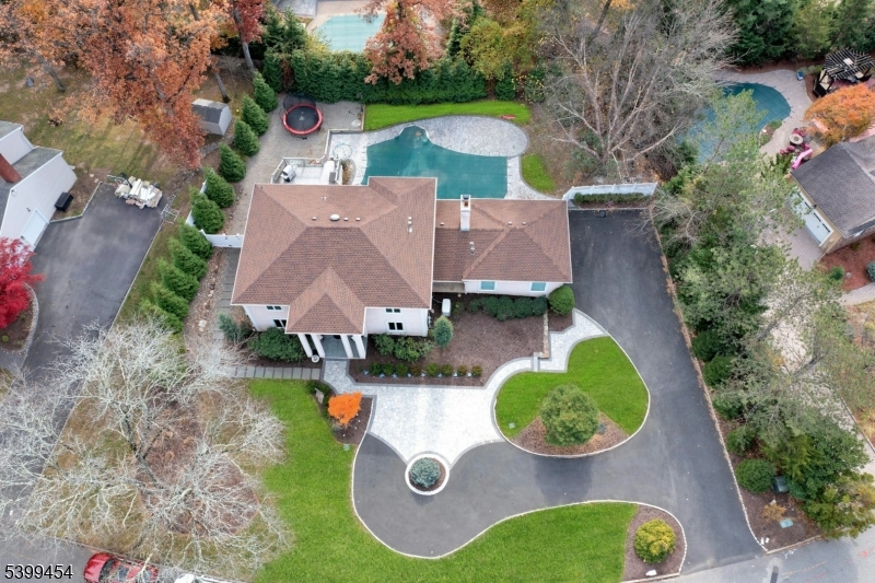 565 Faletti Way