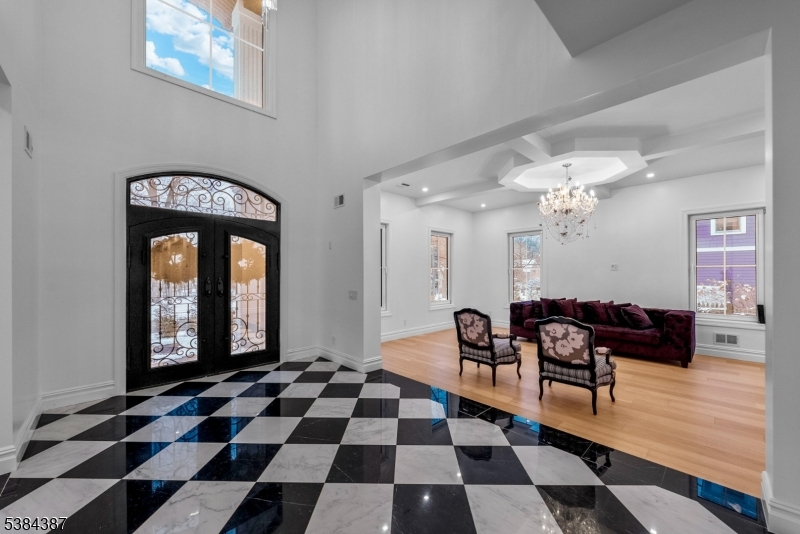 472 High St