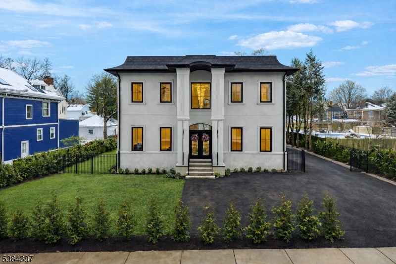 472 High St