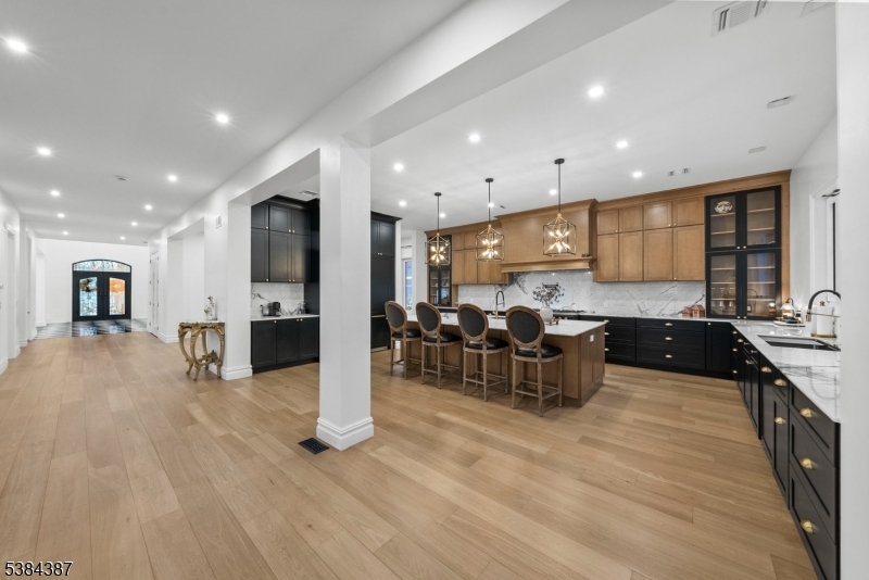 472 High St