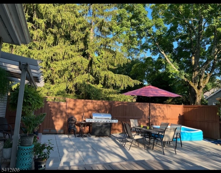 343 & 339 Quaker Church Rd