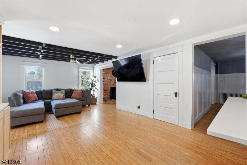 343 & 339 Quaker Church Rd