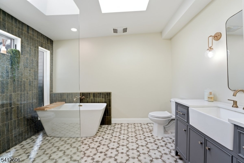 343 & 339 Quaker Church Rd