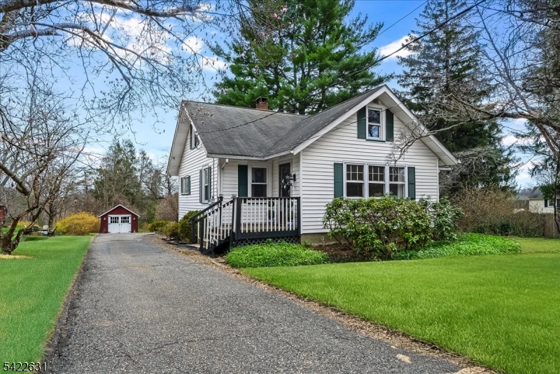 33 Holland Ave