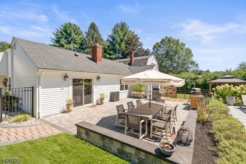 17 Drake Rd