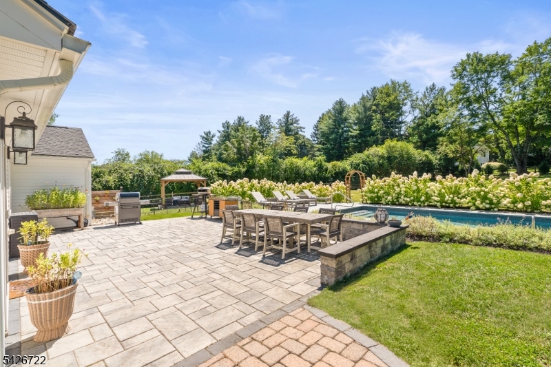 17 Drake Rd