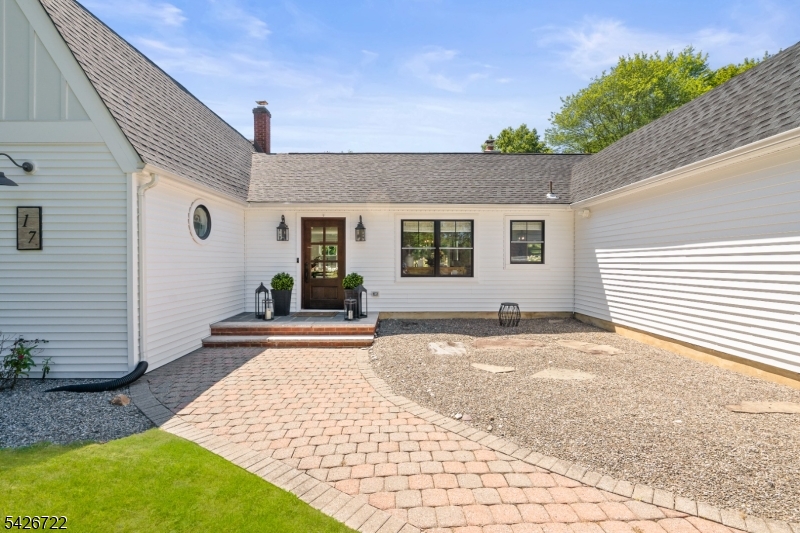 17 Drake Rd