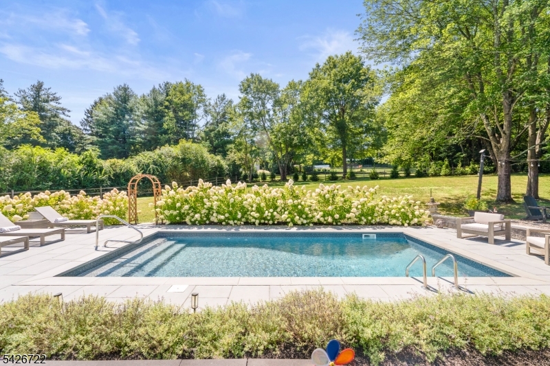 17 Drake Rd
