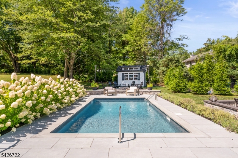 17 Drake Rd