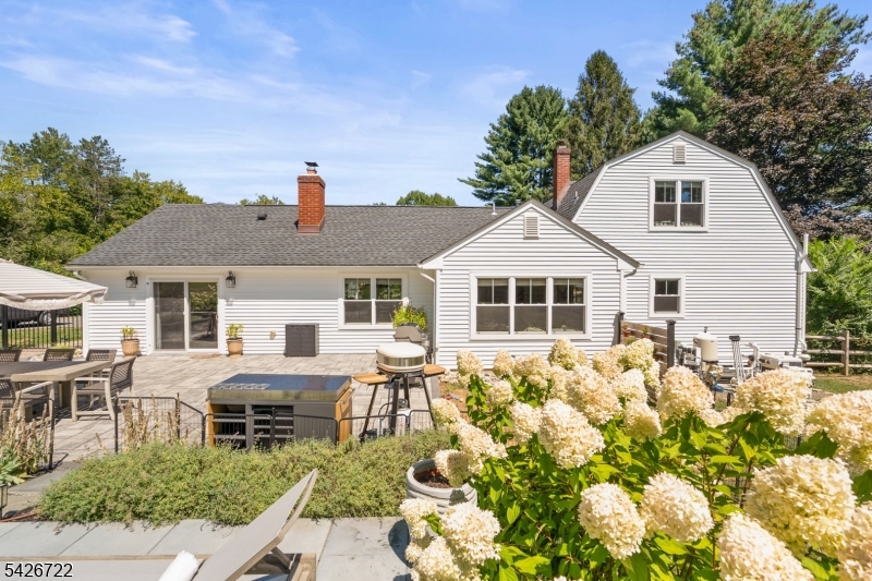 17 Drake Rd