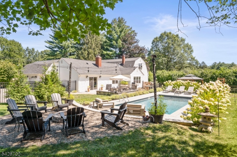 17 Drake Rd