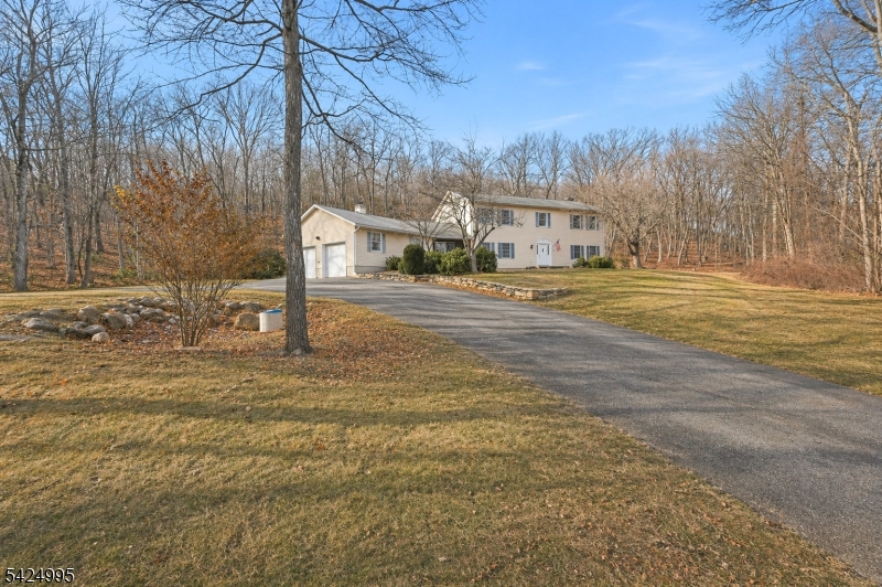 611 Snake Den Rd