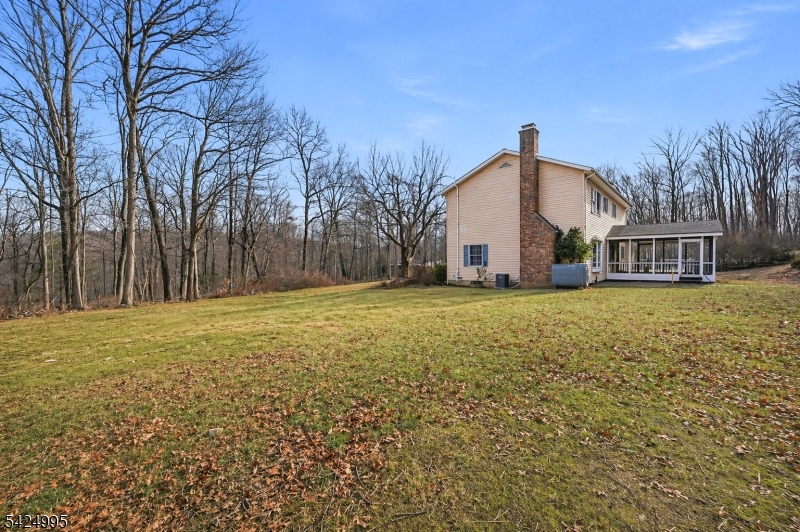 611 Snake Den Rd