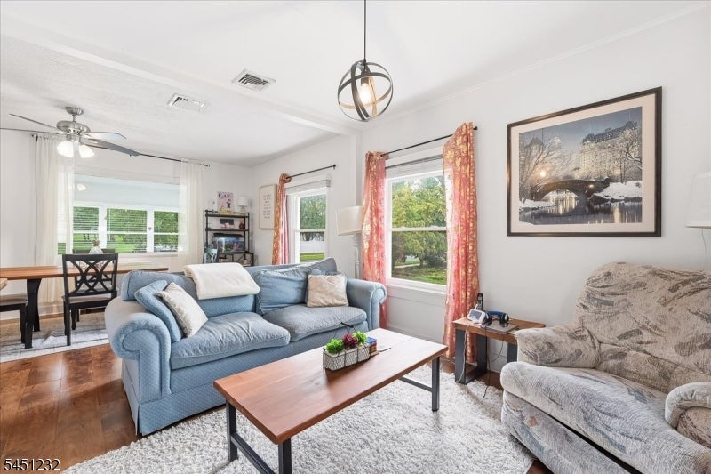 30 Genevieve Ave