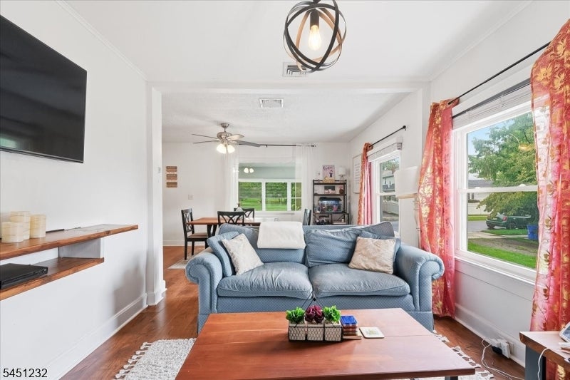 30 Genevieve Ave