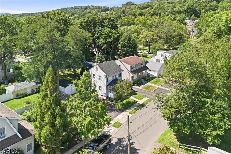 30 Genevieve Ave