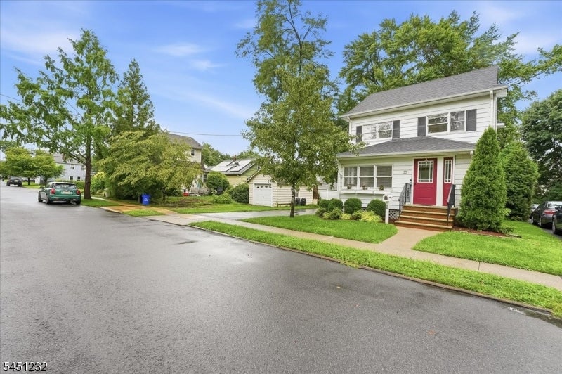 30 Genevieve Ave