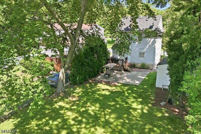 30 Genevieve Ave