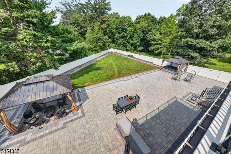 28 Ross Hall Blvd