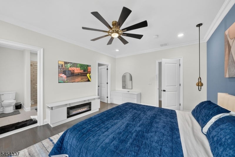 28 Ross Hall Blvd