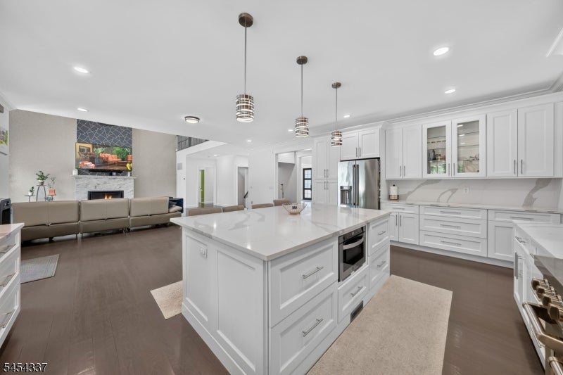 28 Ross Hall Blvd