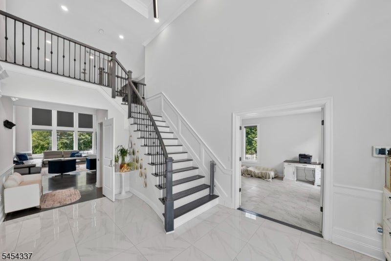 28 Ross Hall Blvd