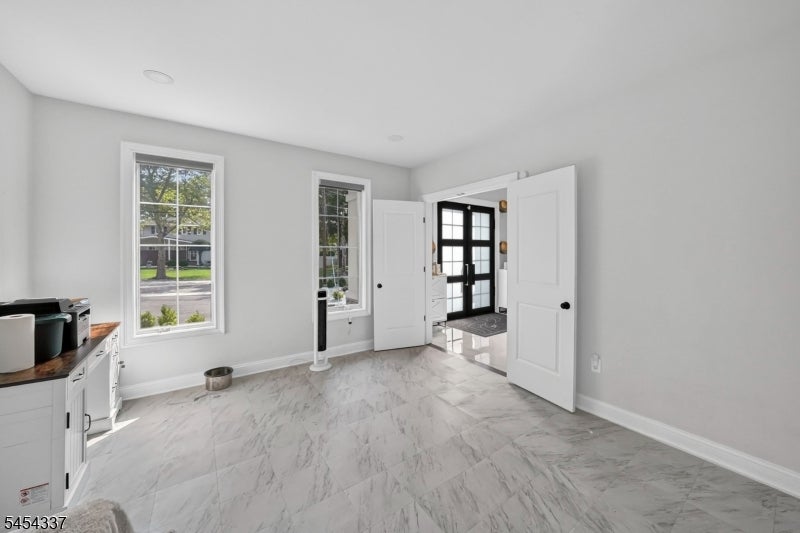 28 Ross Hall Blvd