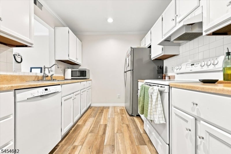 971 Bloomfield Ave C-1