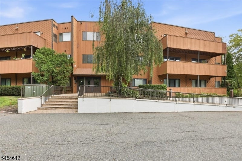 971 Bloomfield Ave C-1