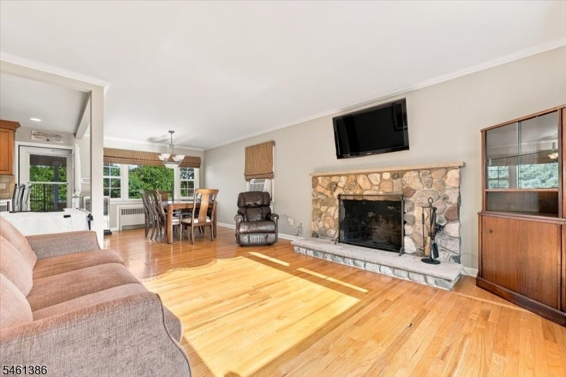 161 Manchester Ave