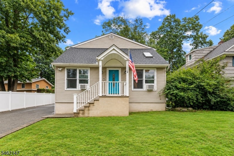 17 Pequot Rd