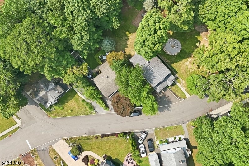 21 Nassau St