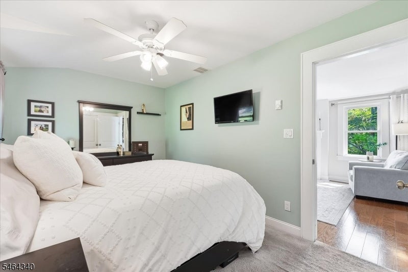 21 Nassau St