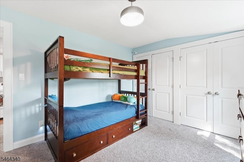 21 Nassau St