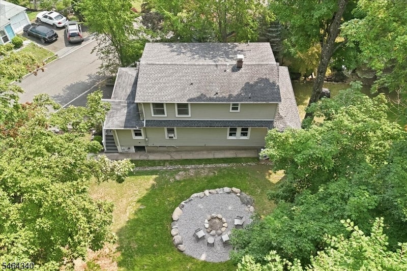 21 Nassau St