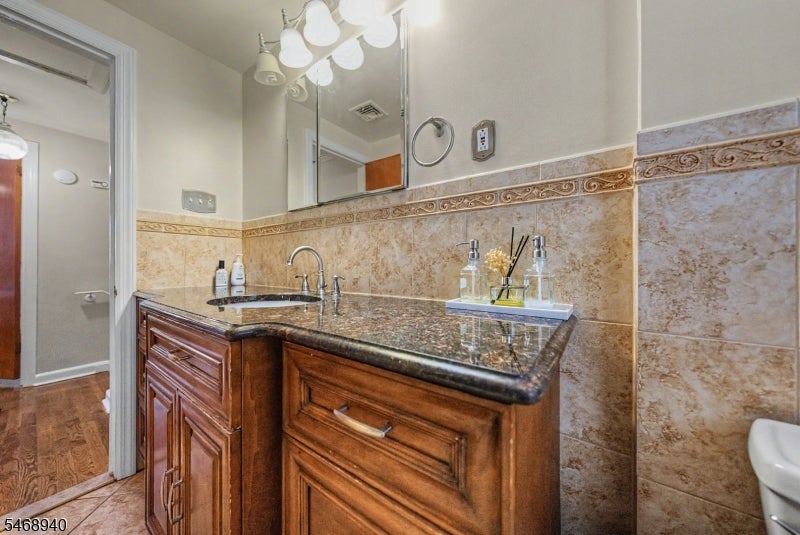 136 Headley Ter