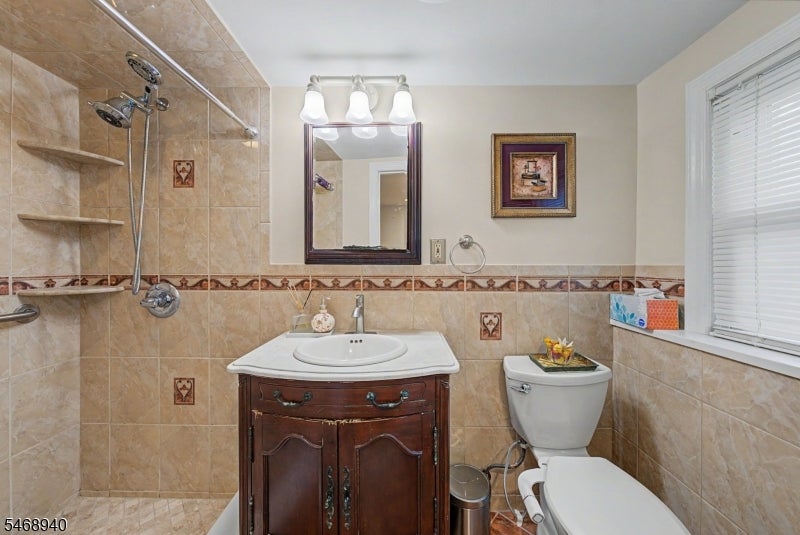 136 Headley Ter