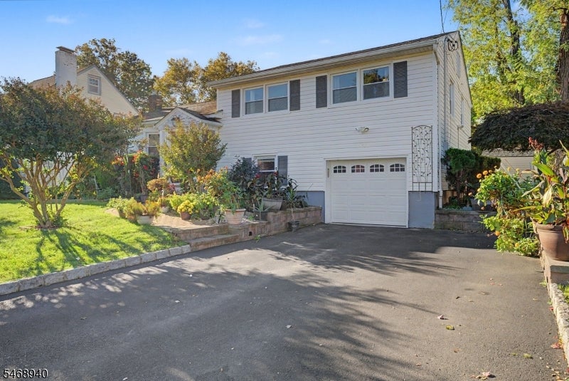 136 Headley Ter