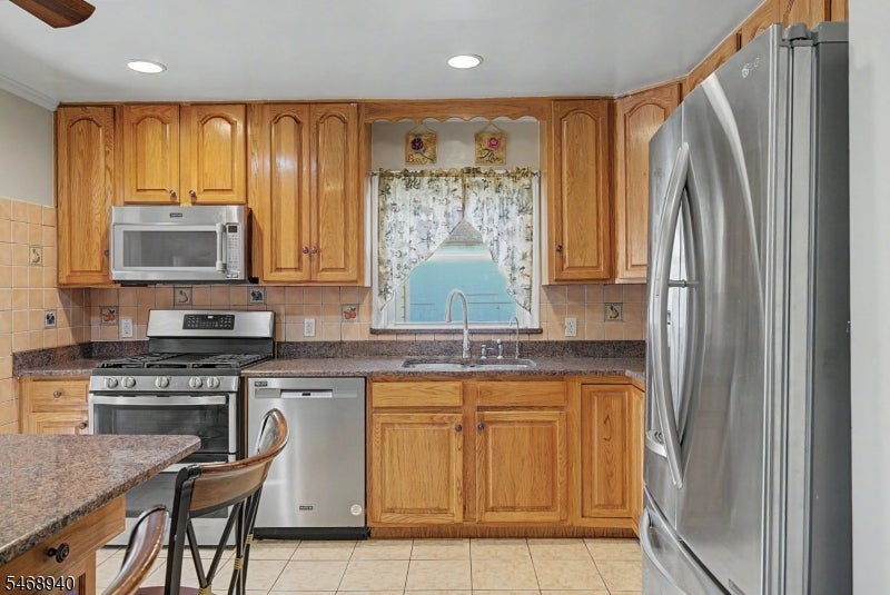 136 Headley Ter