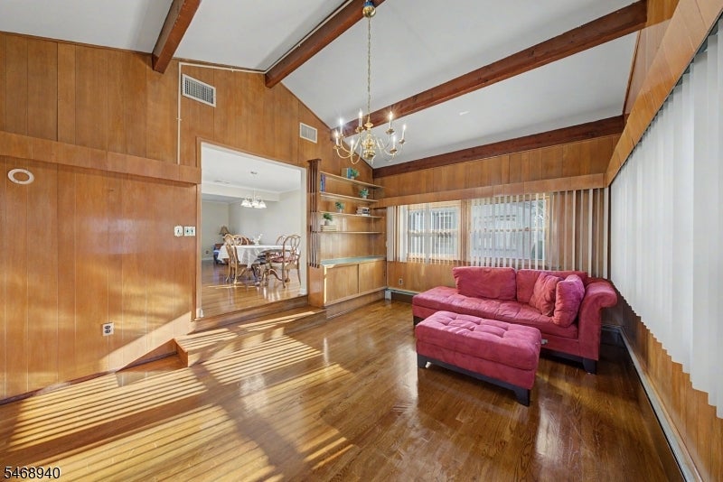 136 Headley Ter