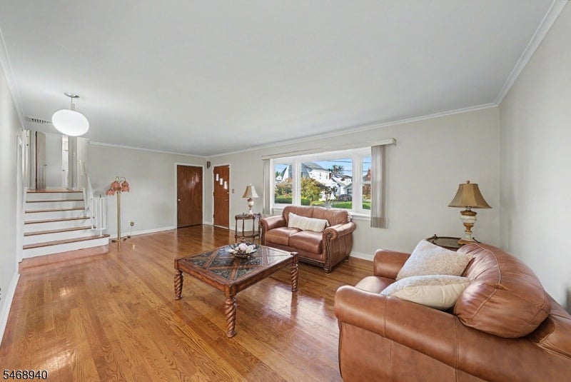 136 Headley Ter