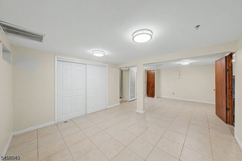 136 Headley Ter