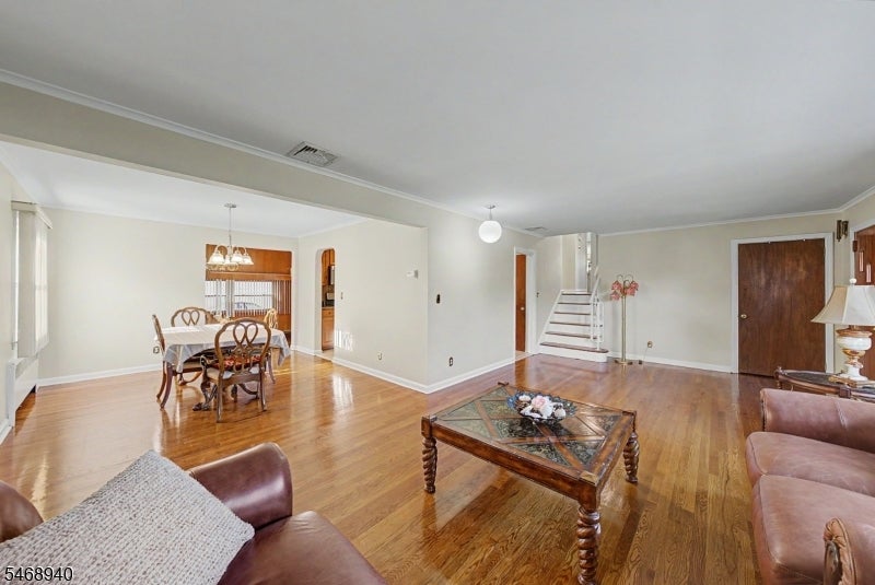 136 Headley Ter