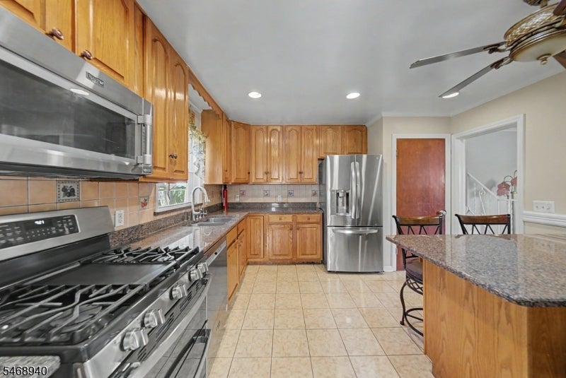 136 Headley Ter