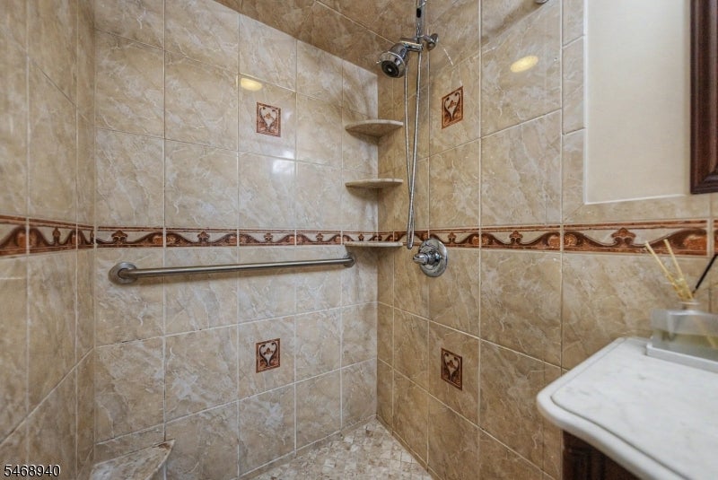 136 Headley Ter